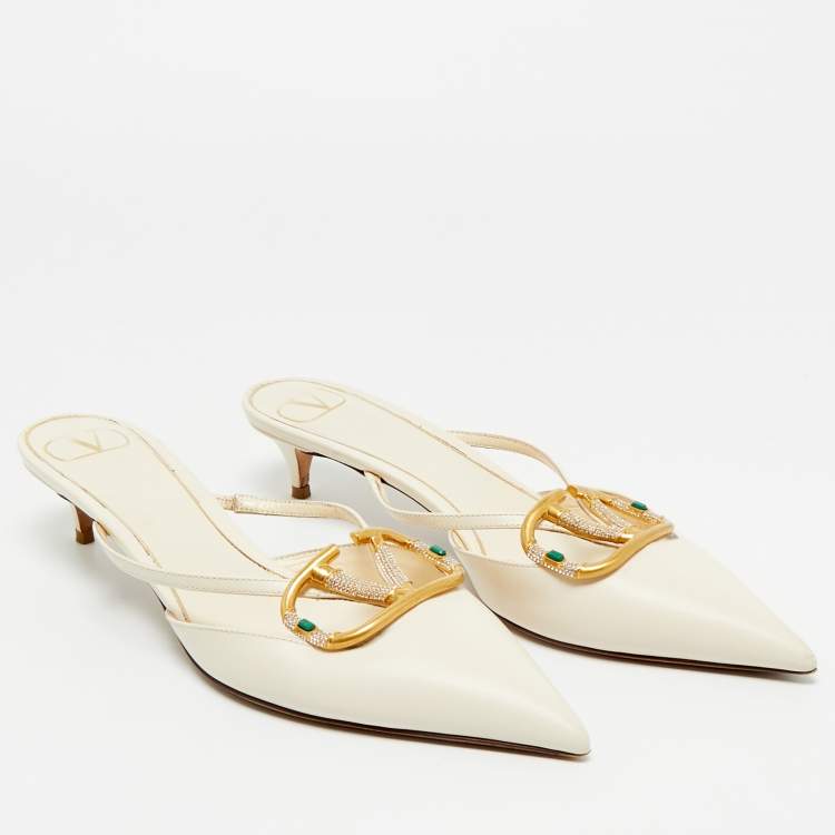 Pre Owned Valentino Cream Leather VLogo Pointed Toe Mule Sandals Size 38.5