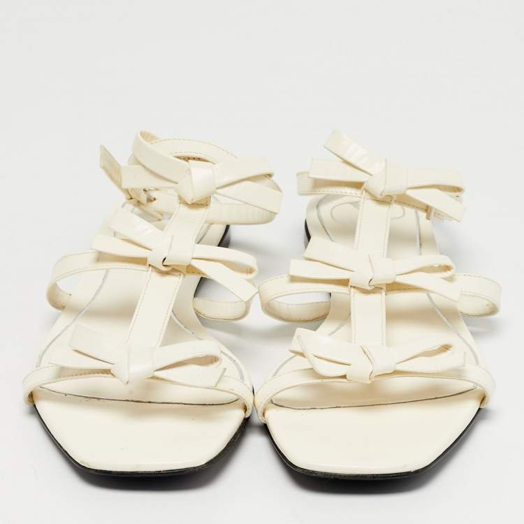 مملوكة مسبقًا Valentino Cream Leather Ankle Strap Flats Size 38.5