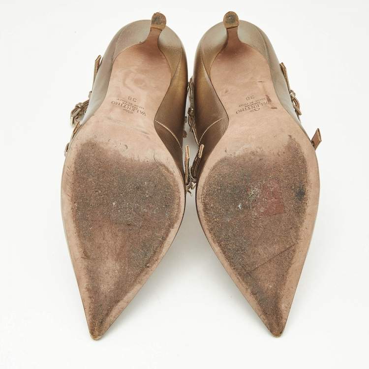 Pre Owned Valentino Gold/Beige Leather Love Latch Eyelet Embellished Pumps Size 38