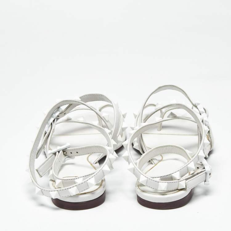 مملوكة مسبقًا Valentino White Leather Rockstud Ankle Strap Flat Sandals Size 36