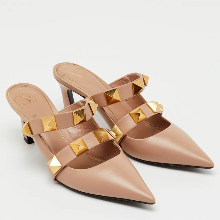 Pre Owned Valentino Beige Leather Roman Stud Pointed Toe Mules Size 39.5