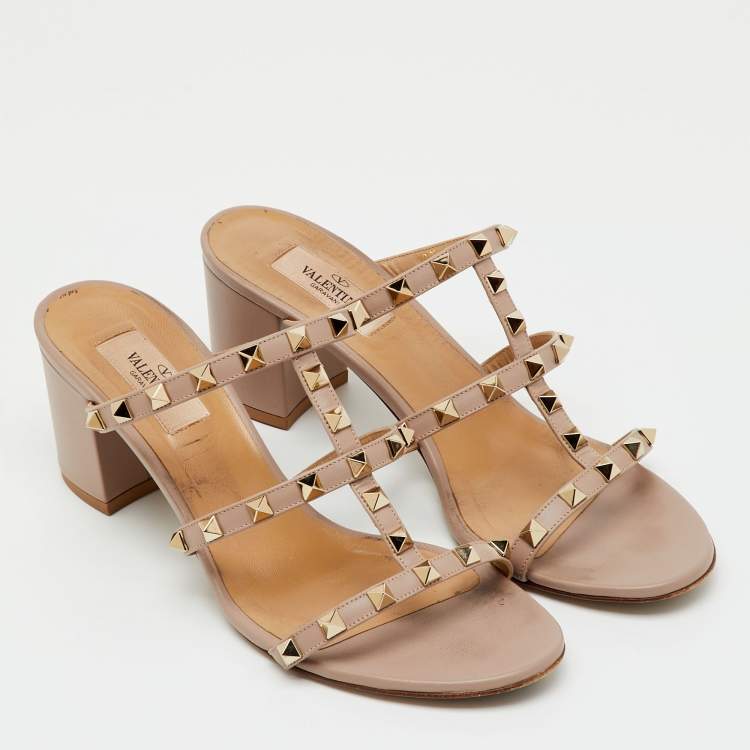 Pre Owned Valentino Beige Leather Rockstud Block Heel Slide Sandals Size 39.5