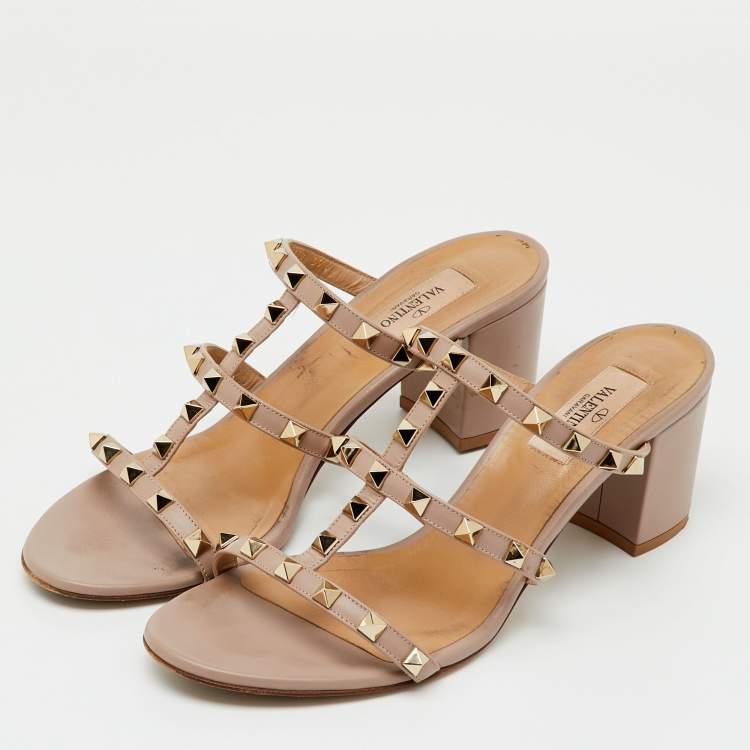 Pre Owned Valentino Beige Leather Rockstud Block Heel Slide Sandals Size 39.5