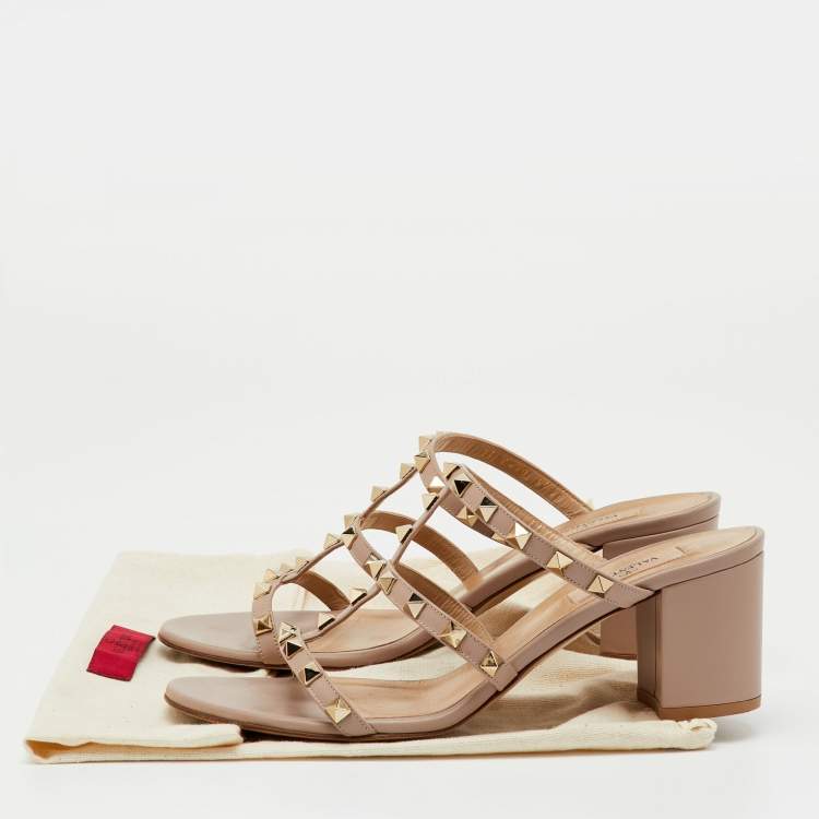 Pre Owned Valentino Beige Leather Rockstud Block Heel Slide Sandals Size 39.5