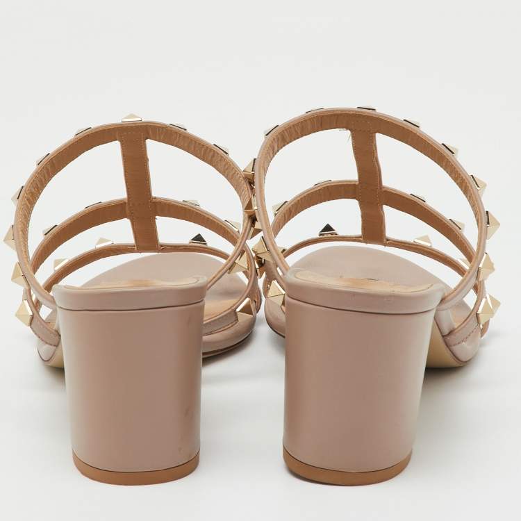 Pre Owned Valentino Beige Leather Rockstud Block Heel Slide Sandals Size 39.5