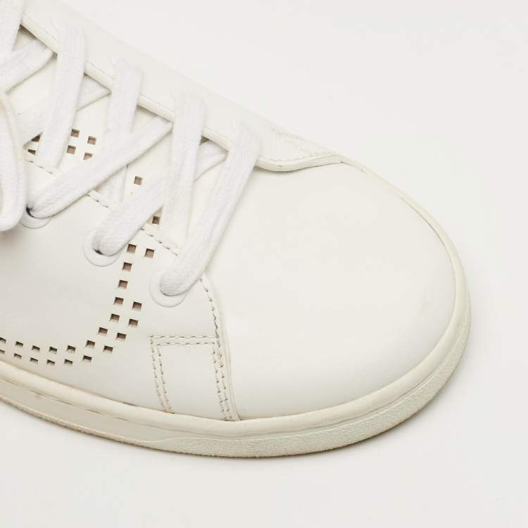 Pre Owned Valentino White/Beige Leather Backnet Rockstud Low Top Sneakers Size 39.5