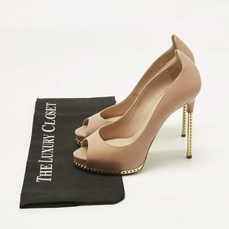 Pre Owned Valentino Beige Leather Rockstud Peep Toe Pumps Size 36