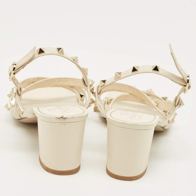 Pre Owned Valentino Off White Leather Rockstud Slingback Block Heel Sandals Size 39