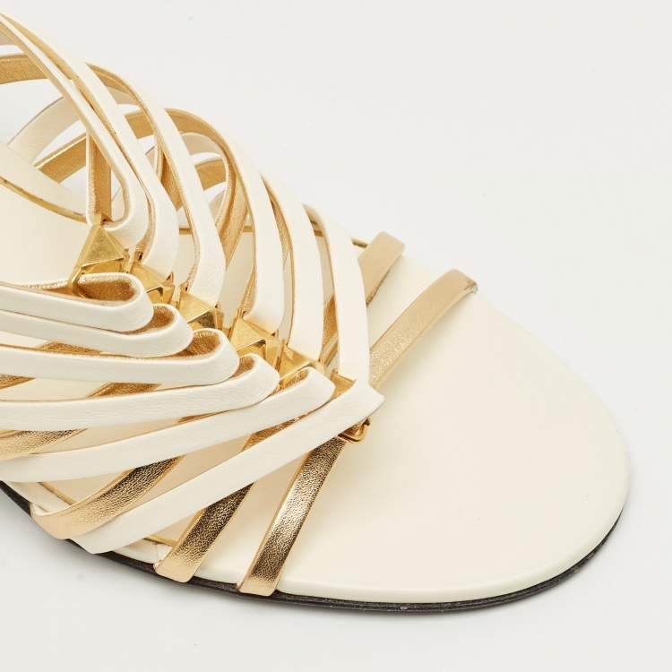 مملوكة مسبقًا Valentino Cream Leather Rockstud Slide Sandals Size 40.5