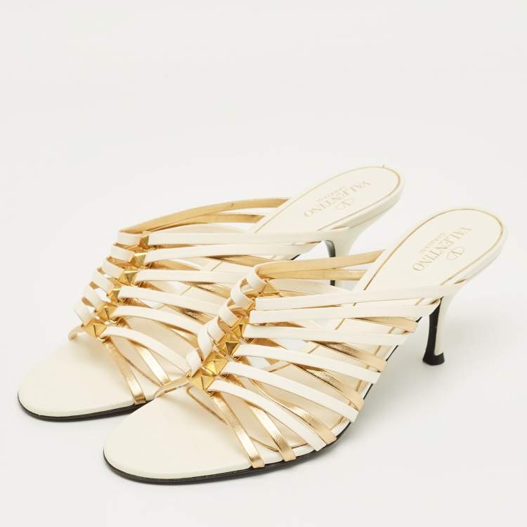 مملوكة مسبقًا Valentino Cream Leather Rockstud Slide Sandals Size 40.5