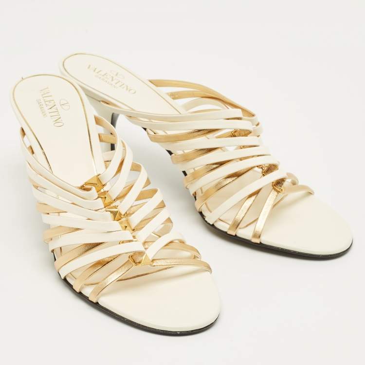 مملوكة مسبقًا Valentino Cream Leather Rockstud Slide Sandals Size 40.5