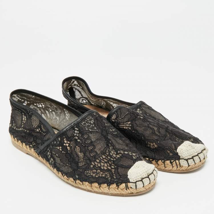 مملوكة مسبقًا Valentino Black Lace and Leather Espadrille Flats Size 38