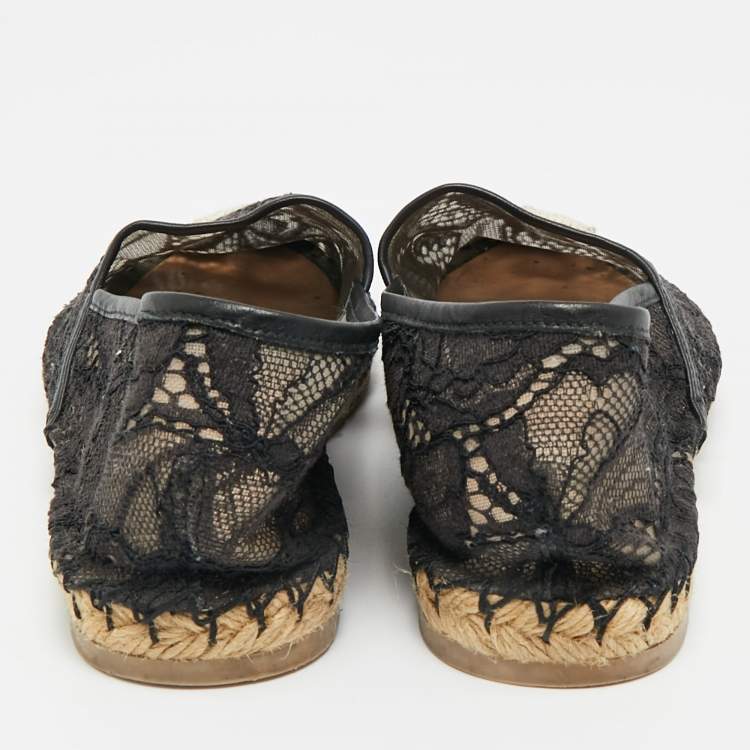 مملوكة مسبقًا Valentino Black Lace and Leather Espadrille Flats Size 38