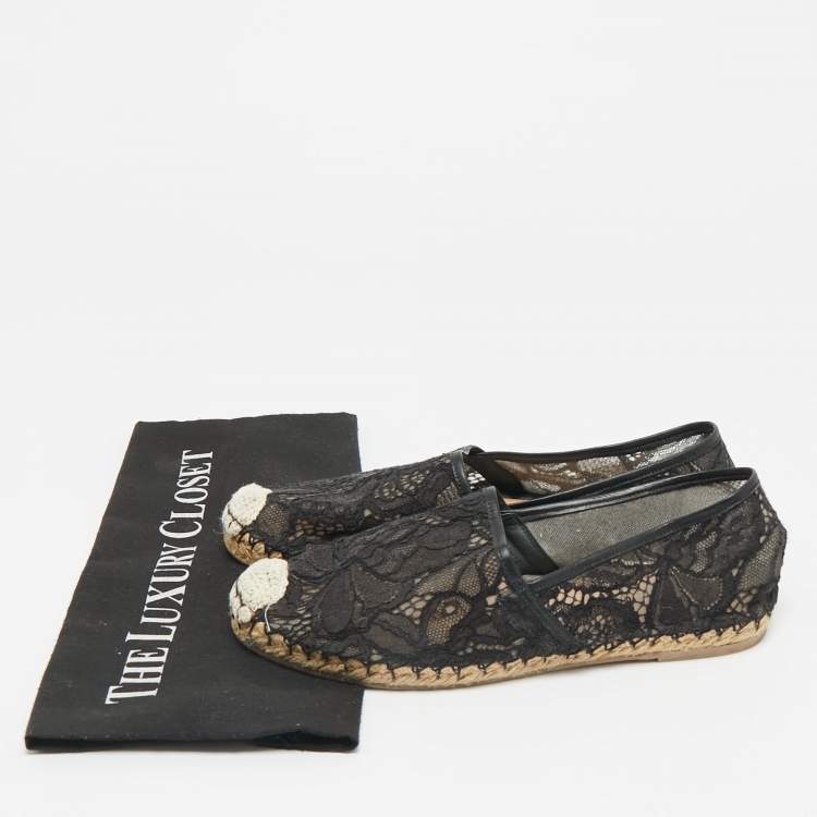 مملوكة مسبقًا Valentino Black Lace and Leather Espadrille Flats Size 38