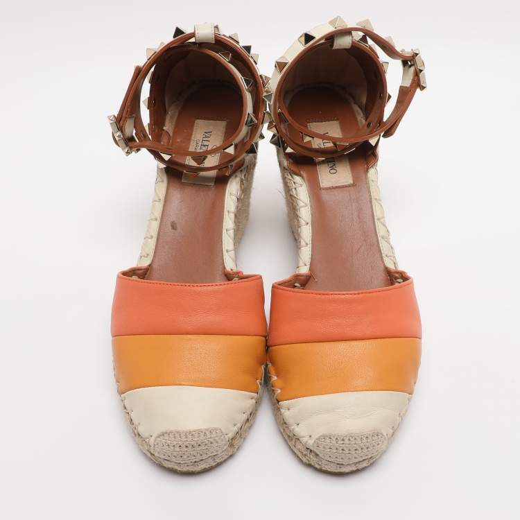 مملوكة مسبقًا Valentino Multicolor Leather Rockstud Wedge Ankle Strap Sandals Size 37