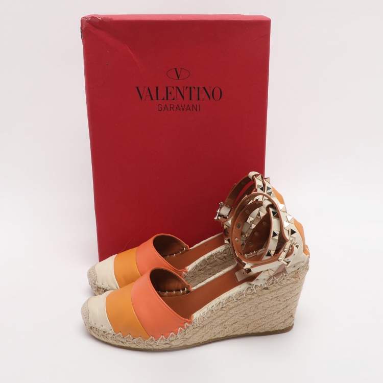 مملوكة مسبقًا Valentino Multicolor Leather Rockstud Wedge Ankle Strap Sandals Size 37