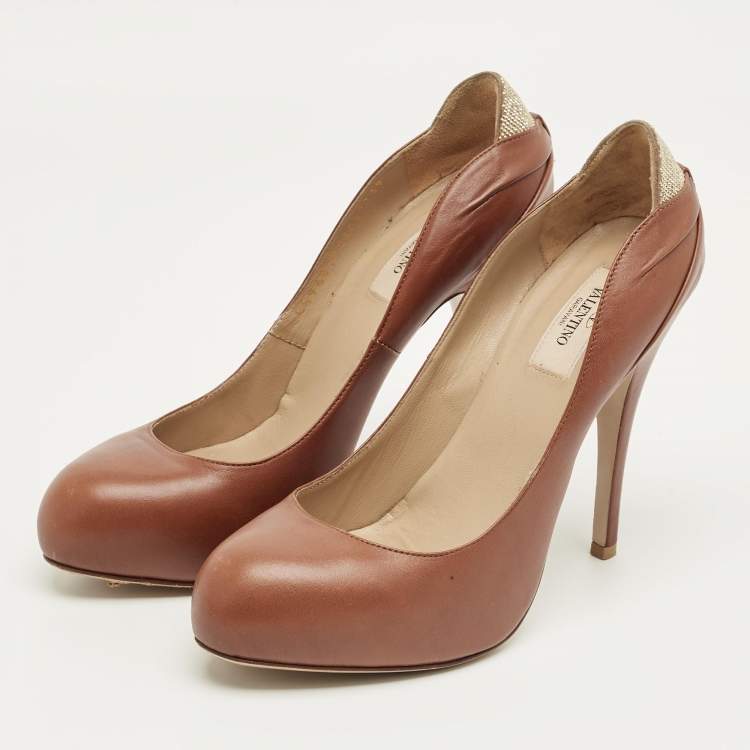 Pre Owned Valentino Brown Leather Round Toe Platform Pumps Size 39