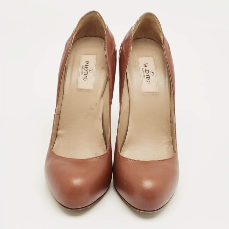 Pre Owned Valentino Brown Leather Round Toe Platform Pumps Size 39