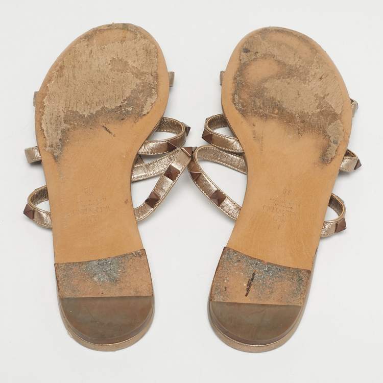 Pre Owned Valentino Pink Leather Rockstud Flat Slide Size 39