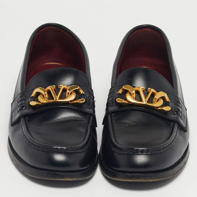 Pre Owned Valentino Black Leather Escape VLogo Chain Slip On Loafers Size 40