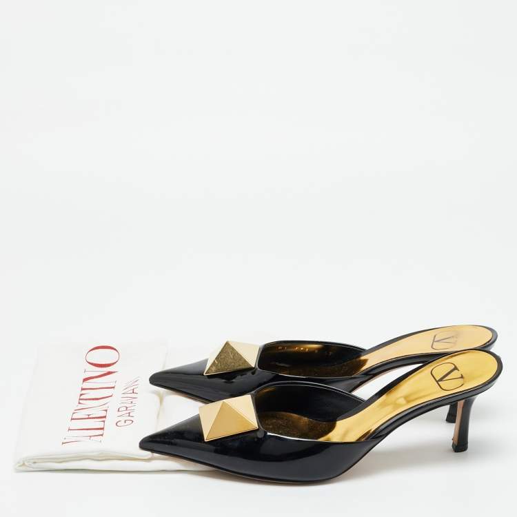 Pre Owned حذاء ميول فالنتينو جلد لامع أسود مقاس 37 بمقدمة مدببة وديكور مسمار واحد