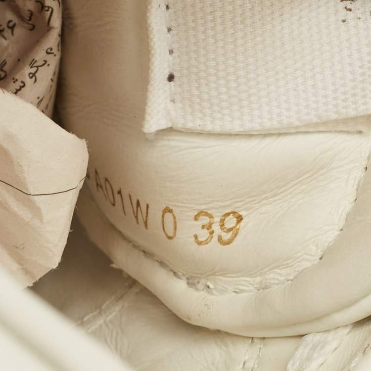 Pre Owned Valentino Rockstud Size 39 White/Silver Leather Low Top Sneakers