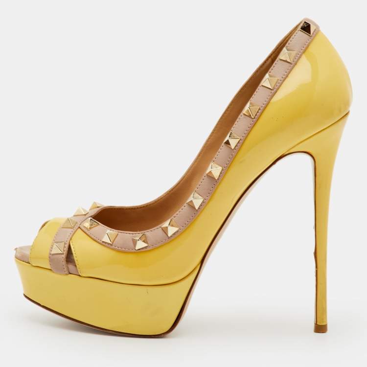 Pre Owned Valentino Rockstud Size 37.5 Yellow/Pink Patent Leather Platform Pumps