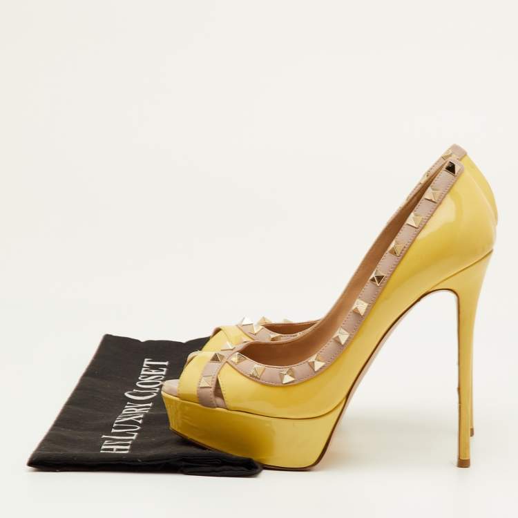 Pre Owned Valentino Rockstud Size 37.5 Yellow/Pink Patent Leather Platform Pumps