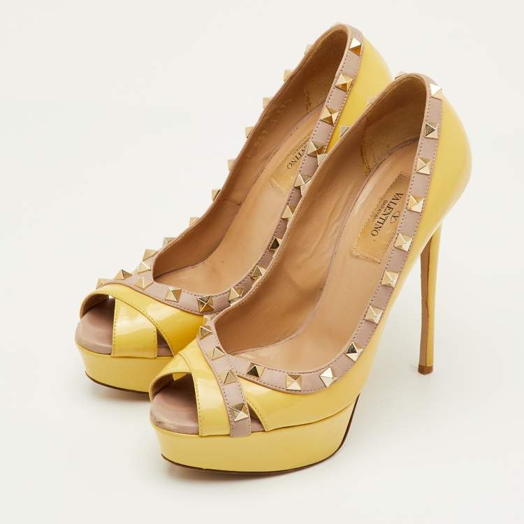 Pre Owned Valentino Rockstud Size 37.5 Yellow/Pink Patent Leather Platform Pumps