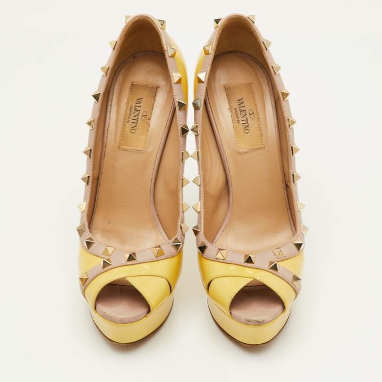 Pre Owned Valentino Rockstud Size 37.5 Yellow/Pink Patent Leather Platform Pumps