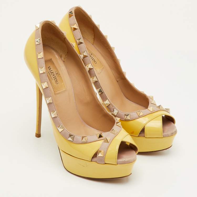 Pre Owned Valentino Rockstud Size 37.5 Yellow/Pink Patent Leather Platform Pumps