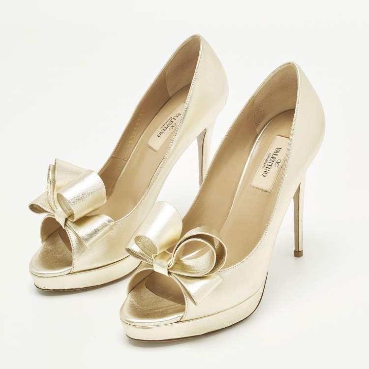 Pre Owned Valentino Couture Bow Size 39 Gold Leather Peep Toe Pumps
