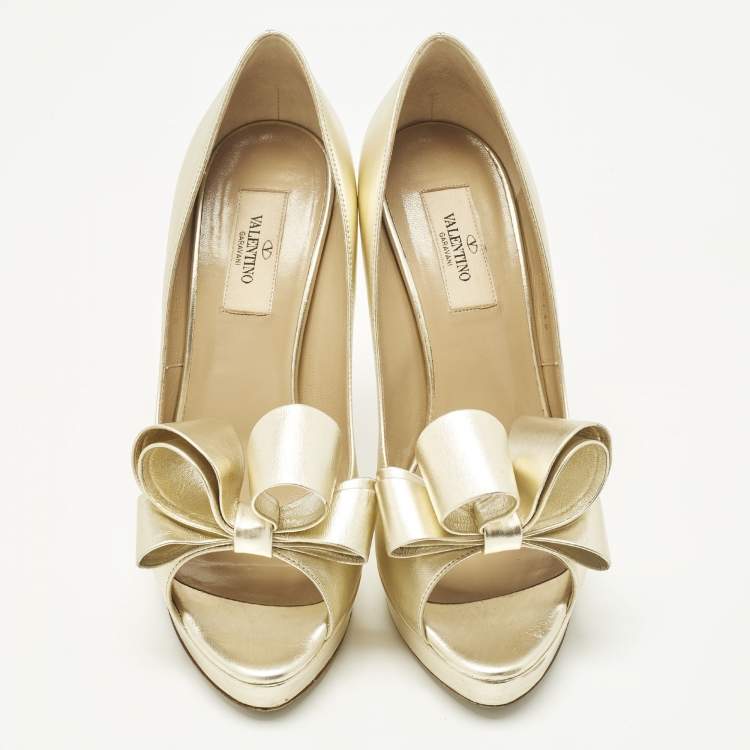 Pre Owned Valentino Couture Bow Size 39 Gold Leather Peep Toe Pumps