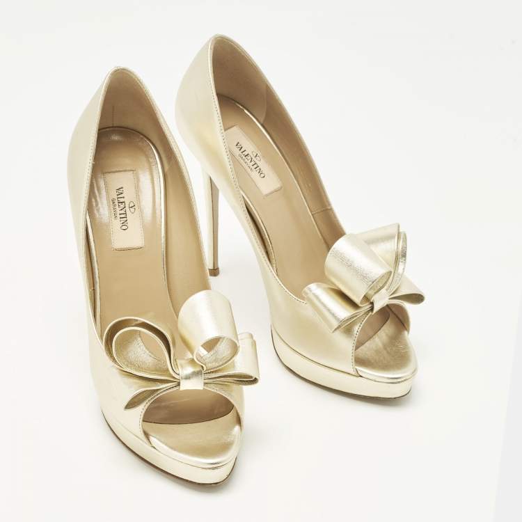 Pre Owned Valentino Couture Bow Size 39 Gold Leather Peep Toe Pumps