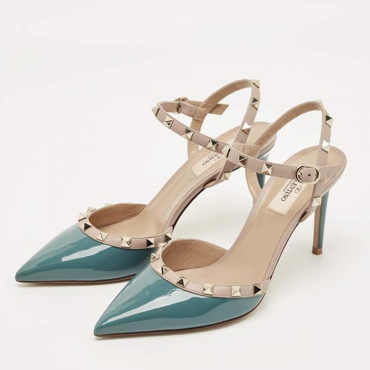 مملوكة مسبقًا Valentino Rockstud Size 38.5 Blue/Beige Patent and Leather Ankle Strap Pumps