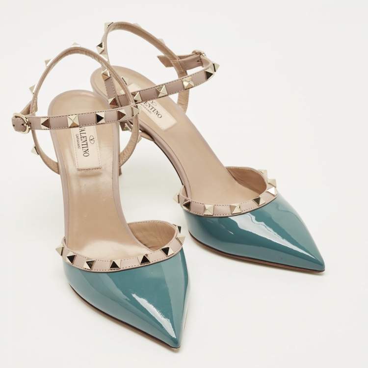 مملوكة مسبقًا Valentino Rockstud Size 38.5 Blue/Beige Patent and Leather Ankle Strap Pumps