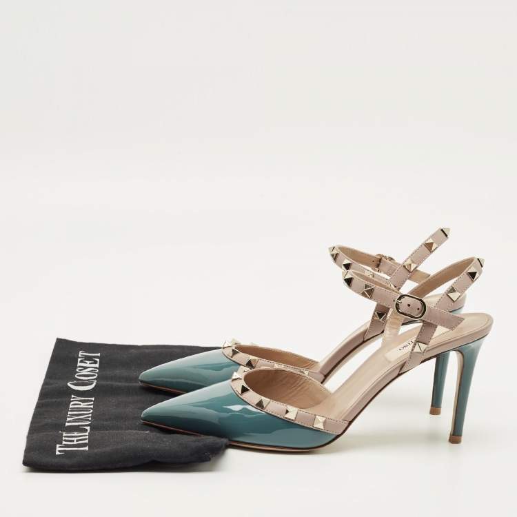 مملوكة مسبقًا Valentino Rockstud Size 38.5 Blue/Beige Patent and Leather Ankle Strap Pumps