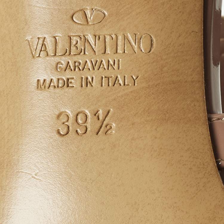 Pre Owned Valentino Rockstud Size 39.5 Beige Patent Leather Slide Sandals