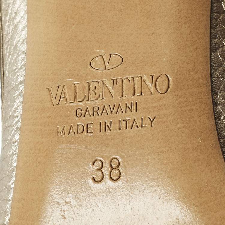 مملوكة مسبقًا Valentino Rockstud Size 38 Metallic Leather Ankle Strap Pumps