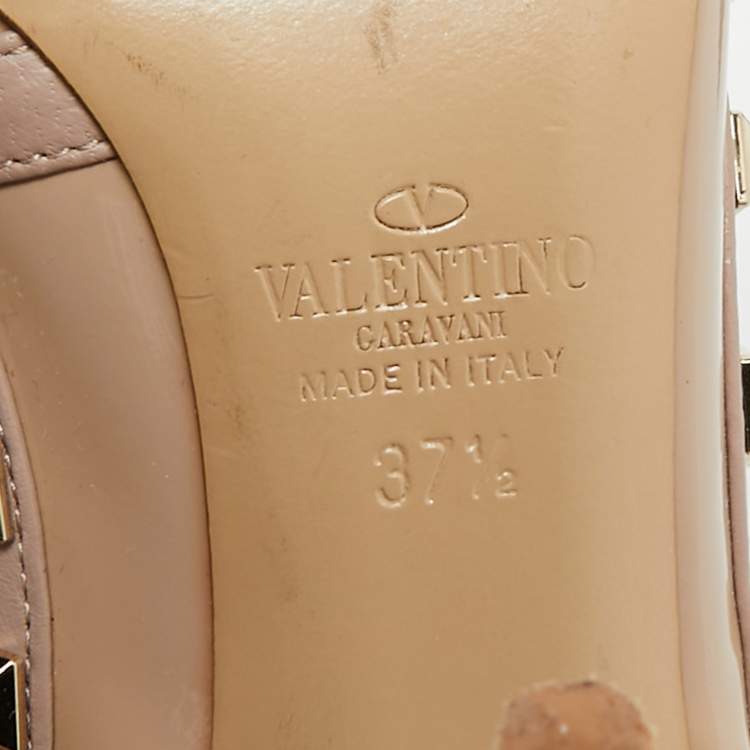 مملوكة مسبقًا Valentino Rockstud Size 37.5 Beige Patent Leather Pumps