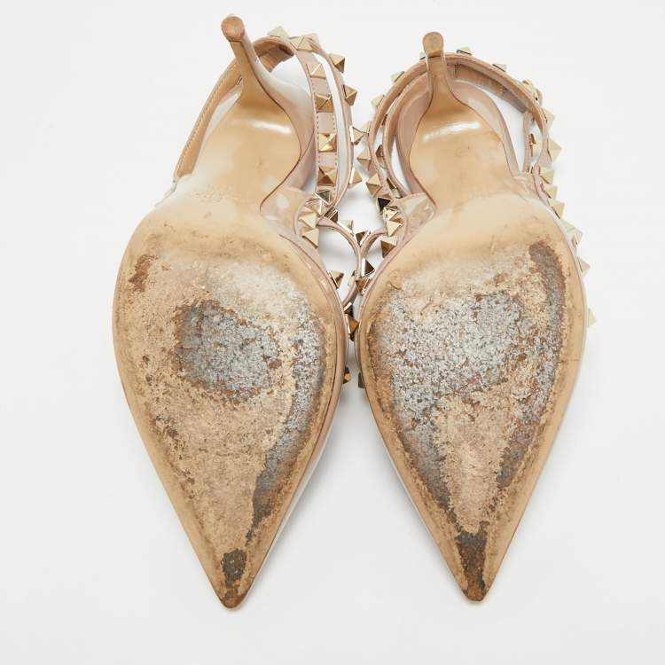 مملوكة مسبقًا Valentino Rockstud Size 37.5 Beige Patent Leather Pumps