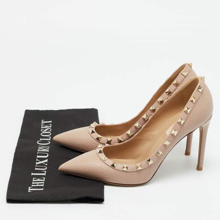 Pre Owned Valentino Rockstud Size 37.5 Beige Leather Pumps