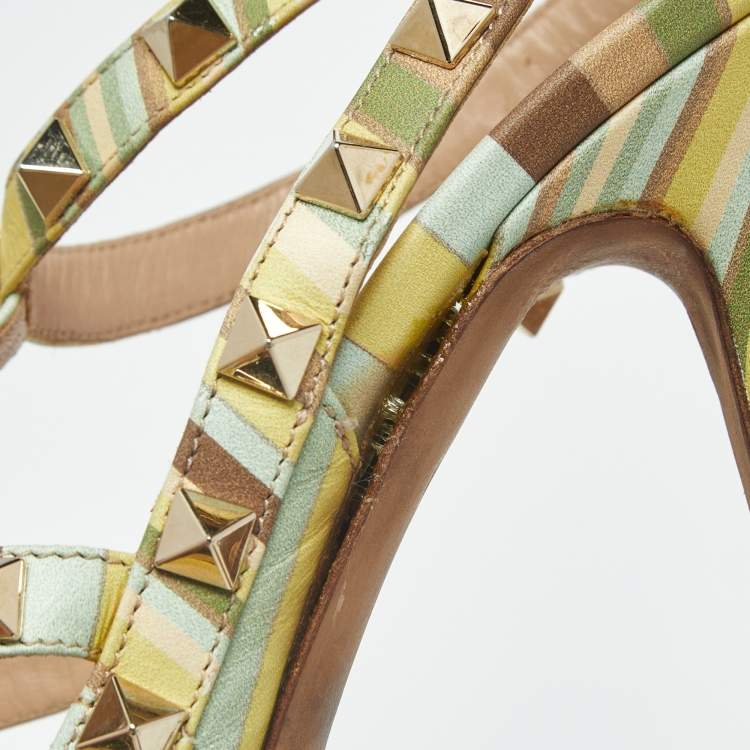 مملوكة مسبقًا Valentino Rockstud Size 39 Multicolor Leather Pumps