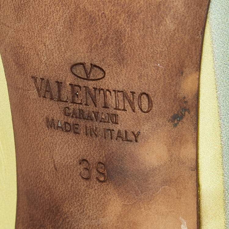 مملوكة مسبقًا Valentino Rockstud Size 39 Multicolor Leather Pumps