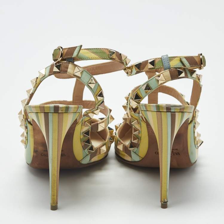 مملوكة مسبقًا Valentino Rockstud Size 39 Multicolor Leather Pumps
