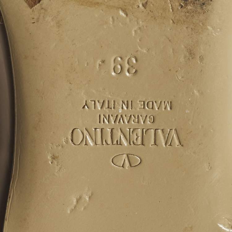 مملوكة مسبقًا Valentino Rockstud Size 39 Beige Leather and Patent Leather Ballet Flats