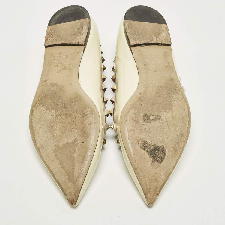Pre Owned Valentino Rockstud Size 37.5 Cream Leather and Patent Leather Ballet Flats