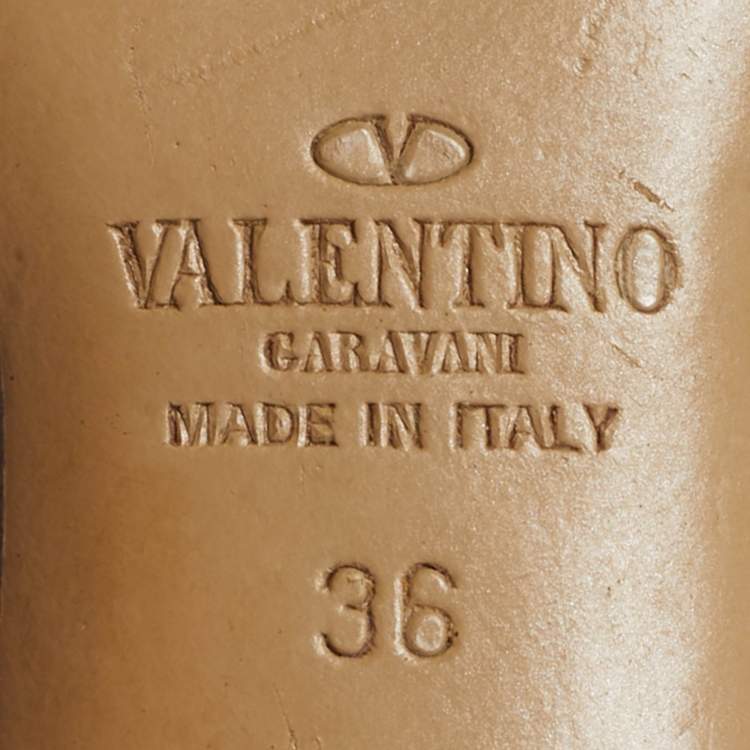 مملوكة مسبقًا Valentino Rockstud Size 36 Purple Leather and Patent Leather Ankle Strap Pumps