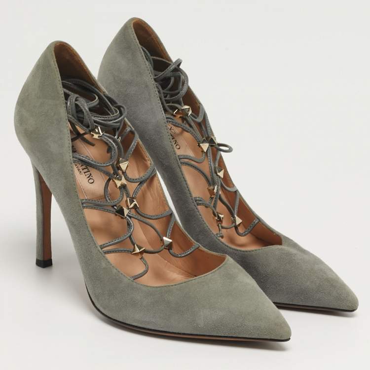 مملوكة مسبقًا Valentino Rockstud Size 36 Grey Suede Pumps