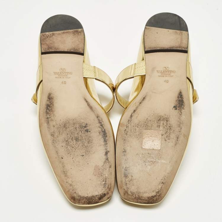 Pre Owned Valentino VLogo Size 40 Gold Leather and Patent Leather Mary-James Ballet Flats